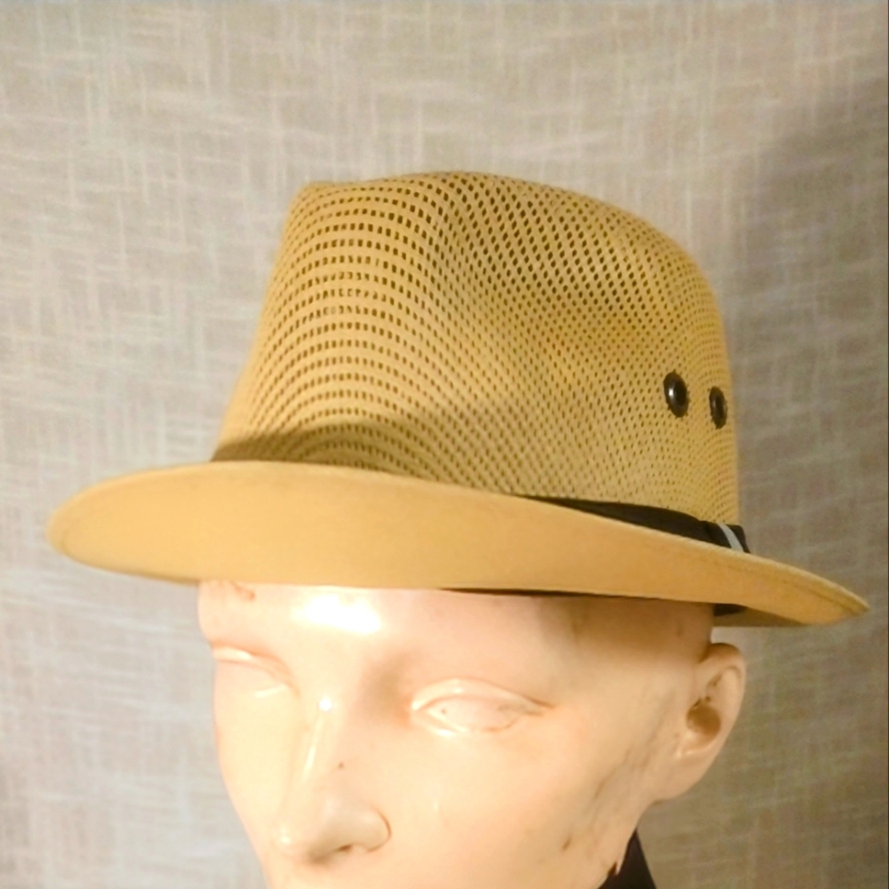 Safari hat